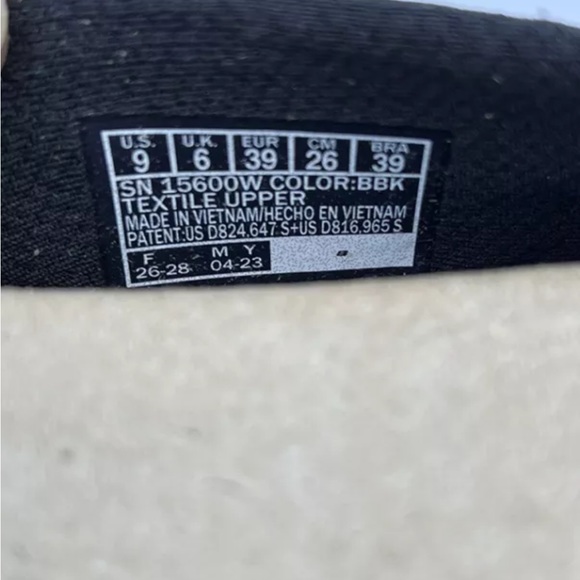 Skechers Women's Go Walk 5 Joy Black Slip-ons 15600W Size 9 Wide New W/O Box - Picture 10 of 12